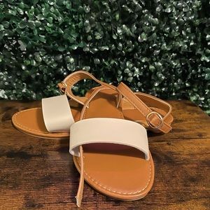 NIB Brown sandals with Cream strap